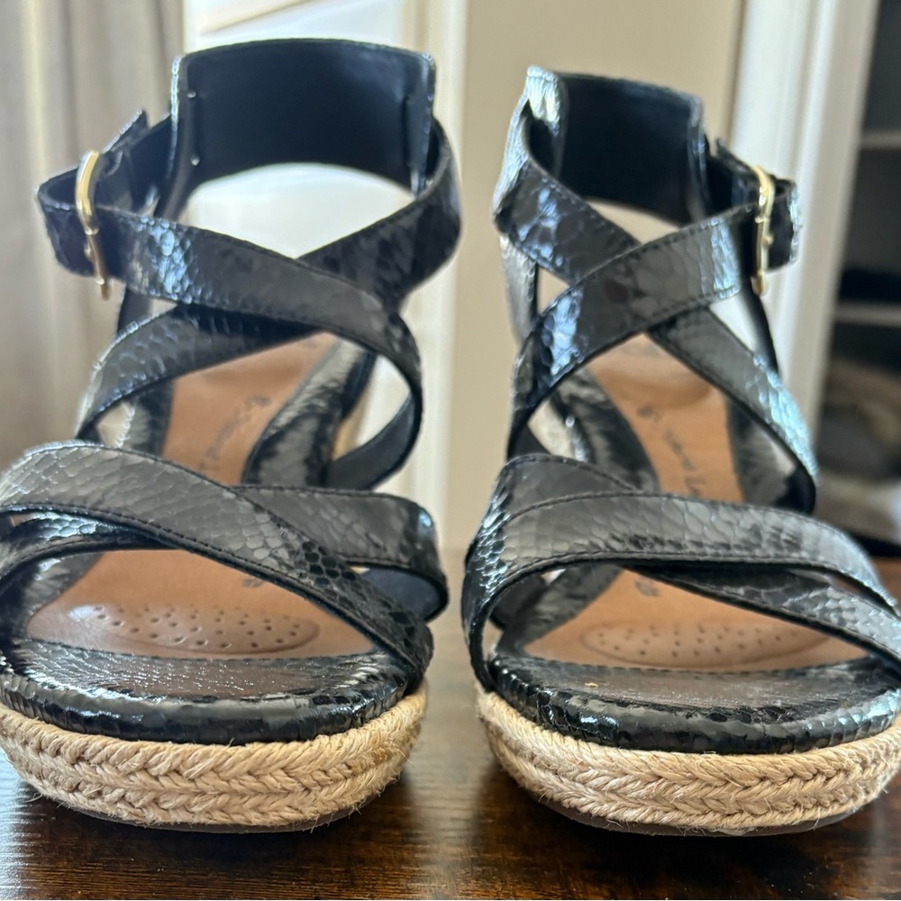 Sofft Black Textured Women's Heels - Picture 3 of 7